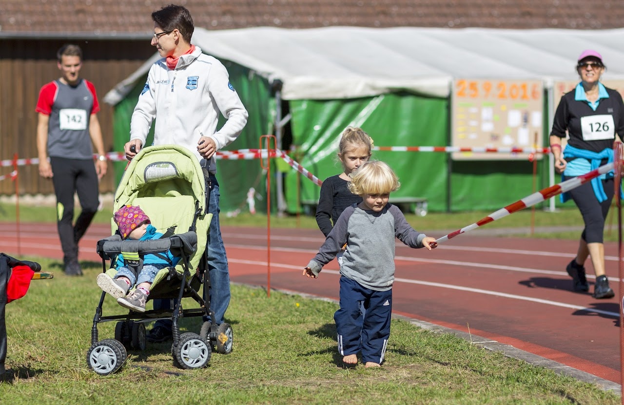 Bild vom 9. Benefizlauf im Jahr 2016. Dies ist das 162. Bild.